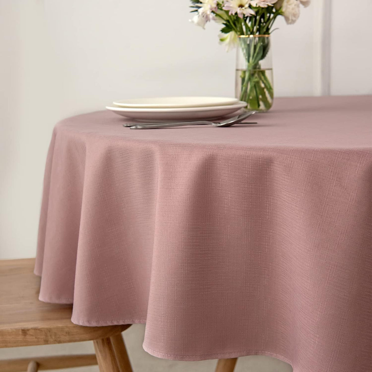Round Linen Looking Textured Tablecloth Spill-Proof Wrinkle Free Soft Jacquard Table Cloth for Circular Table Cover, for Dining Room Buffet Banquet Parties Holiday Dinner, 70 Inch Dusty Pink