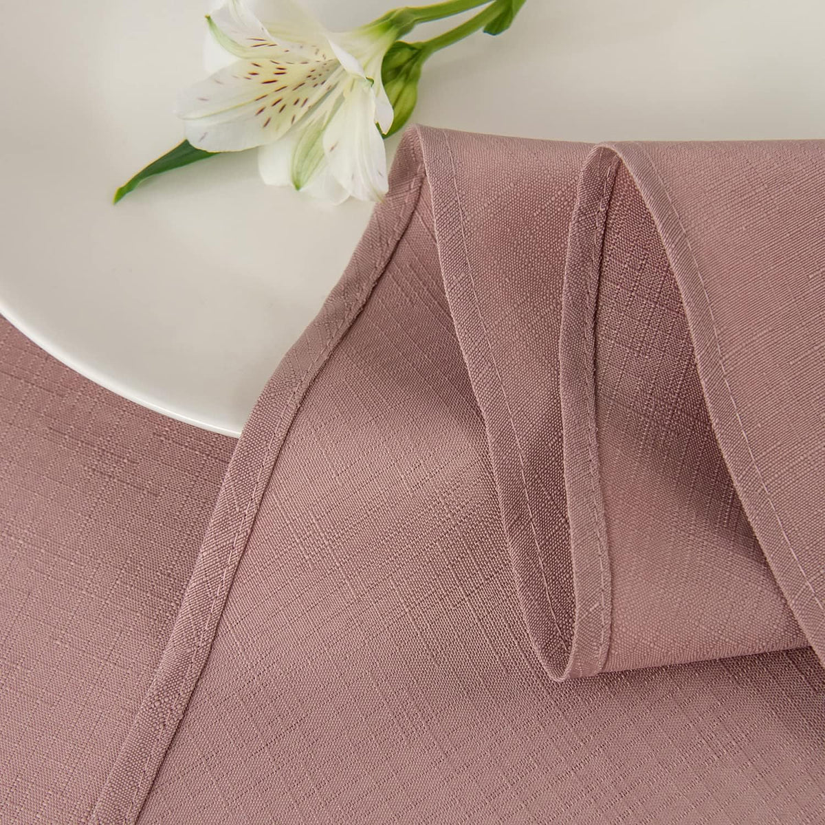 Round Linen Looking Textured Tablecloth Spill-Proof Wrinkle Free Soft Jacquard Table Cloth for Circular Table Cover, for Dining Room Buffet Banquet Parties Holiday Dinner, 70 Inch Dusty Pink