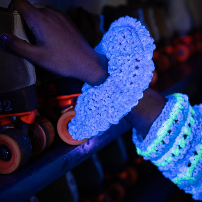 DIY Glow Cozy Glow in the Dark Yarn, Pink, 1 Pack