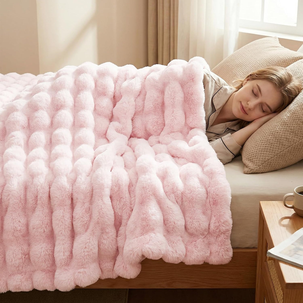 Soft Faux Bubble Rabbit Fur Blanket Twin Size, Thick Cozy Decorative Warm Fuzzy Fur Blanket for Bed Couch Sofa Chair Bedroom Living Room Dorm Gift, 60 * 70 Inches, Pink