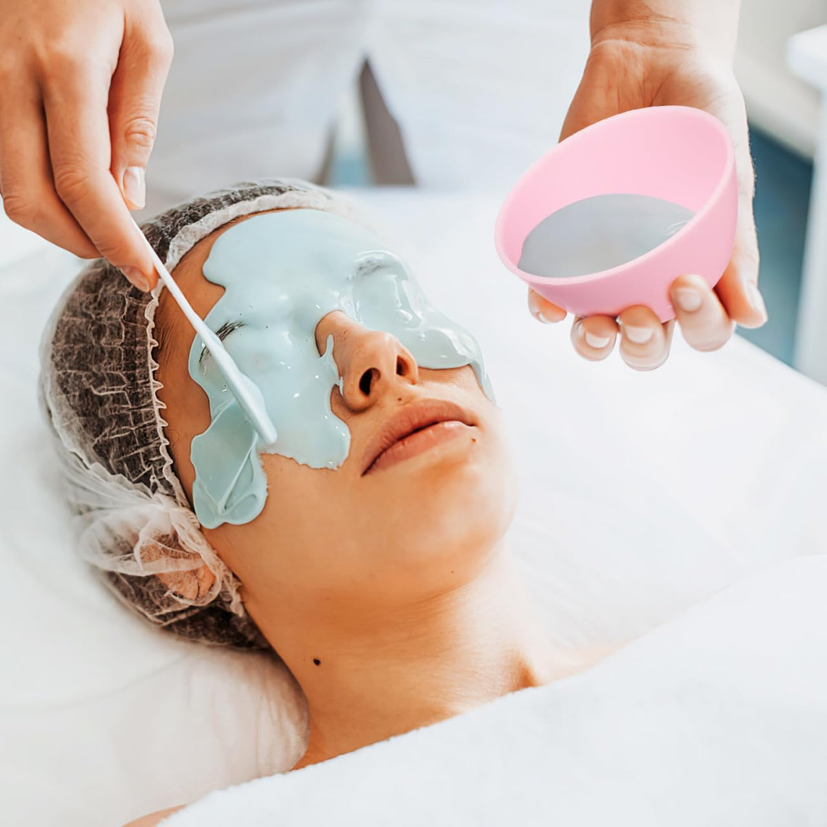Silicone Mixing Bowls for Face Mask: 3 Sizes Pink Plastic Facial Mud Bowls Set Reusable Stackable Esthetician Tool for Women Home Salon Spa Face Skincare