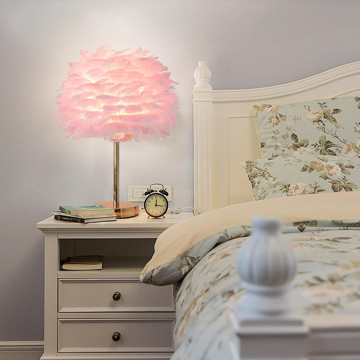 ZYLEIESENBAO Pink Feather Lamp Cute Romantic Goose Feather Table Lamp Furry Nightstand Light with Gold Base Bedside Lamp for Girl Princess Bedroom Living Room Wedding Decoration Gift