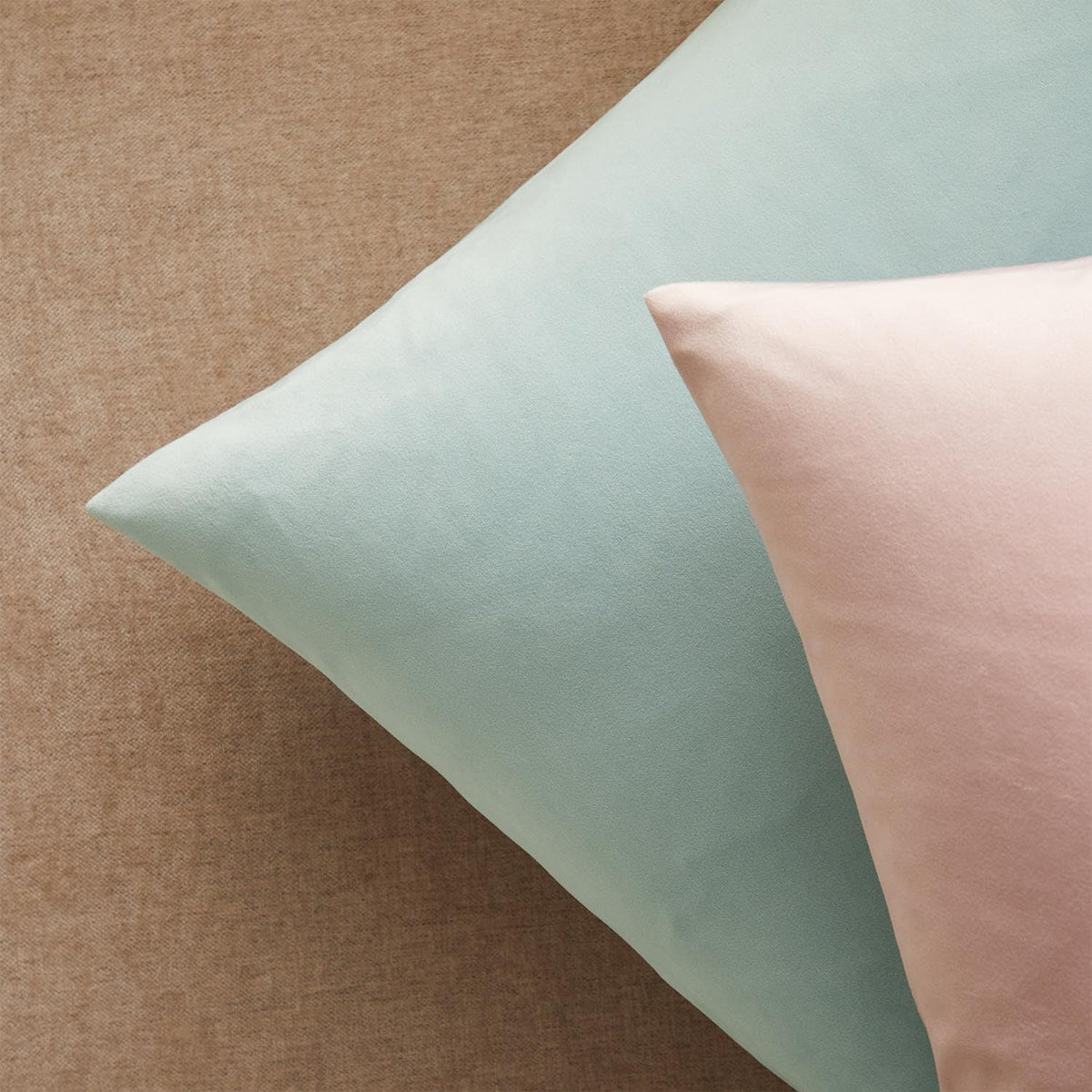 Throw Pillow Covers Set of 2 for Couch Bed Velvet Cushion Cover 14x14,Pink