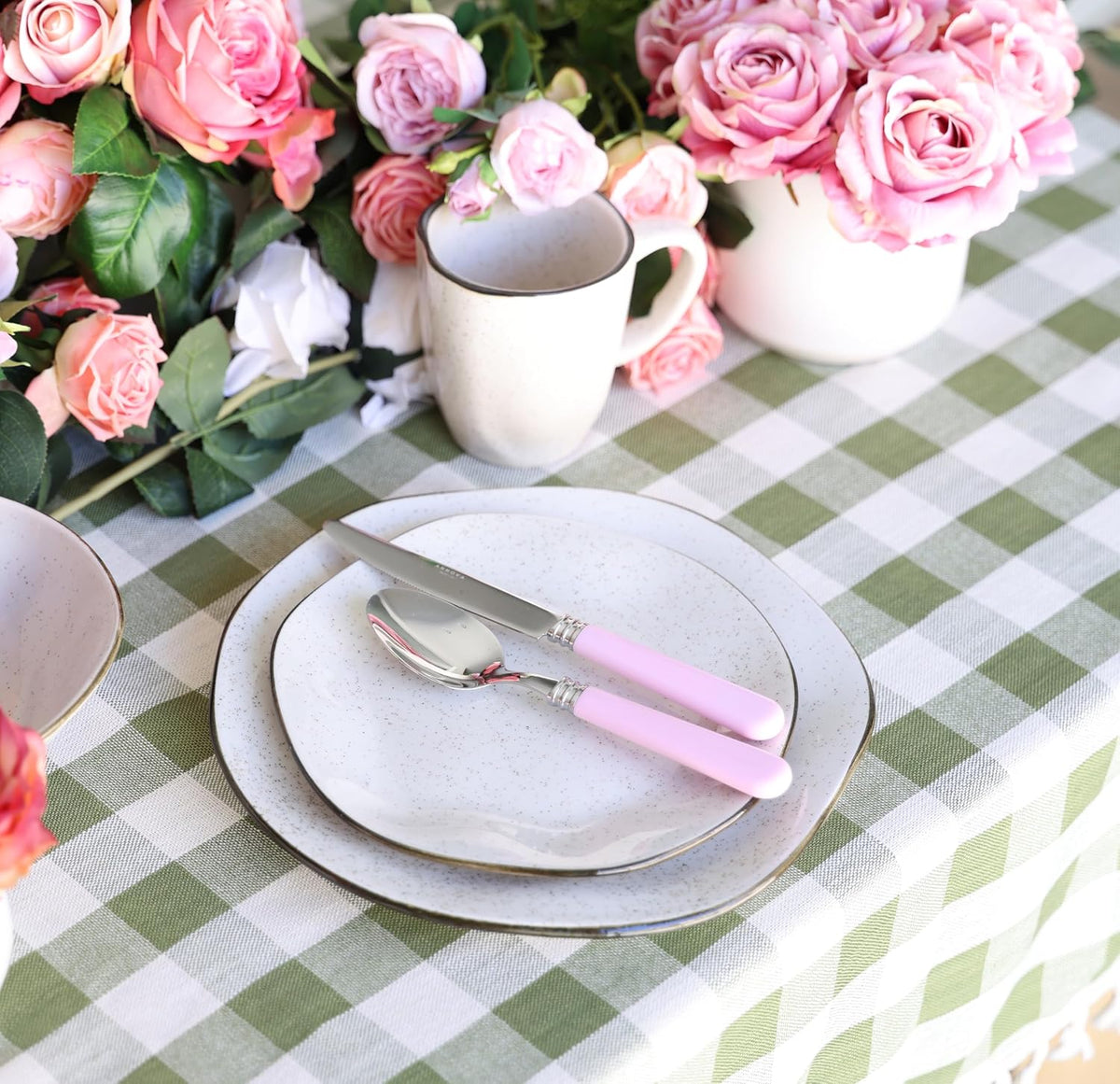 ANNOVA Silverware Set 20 Pieces Cutlery Stainless Steel Colorful Fun Handle Flatware Service for 4 - Dinner Knife, Dinner Fork, Salad fork, Dinner Spoon, Dessert Spoon (Light Pink, 20 Pieces)