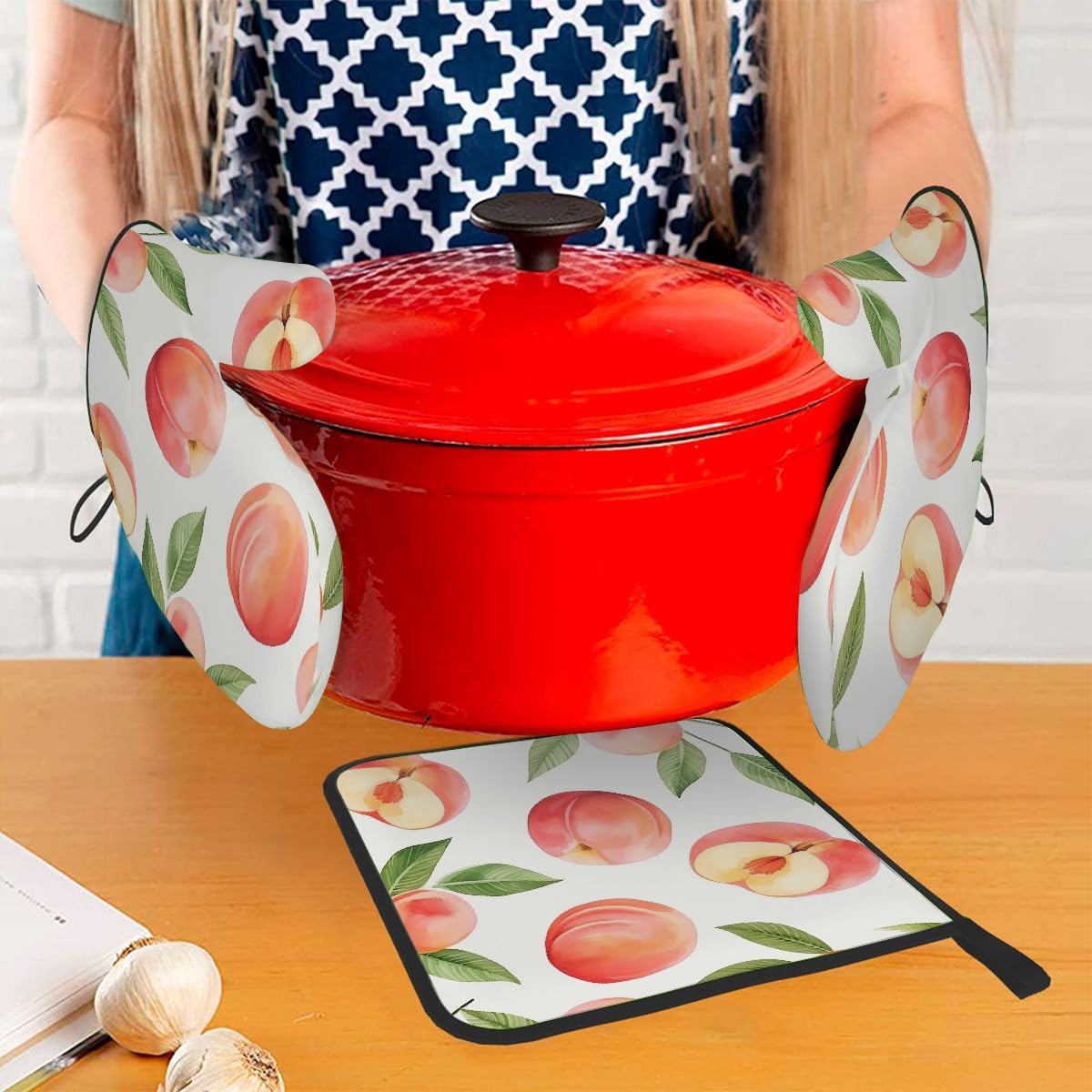 Oven Mitts and Pot Holders Set, Cute Peach Leaves Peach Heat Resistant BBQ Gloves Hot Pads, Kitchen Gloves Potholder for Cooking Baking Grilling