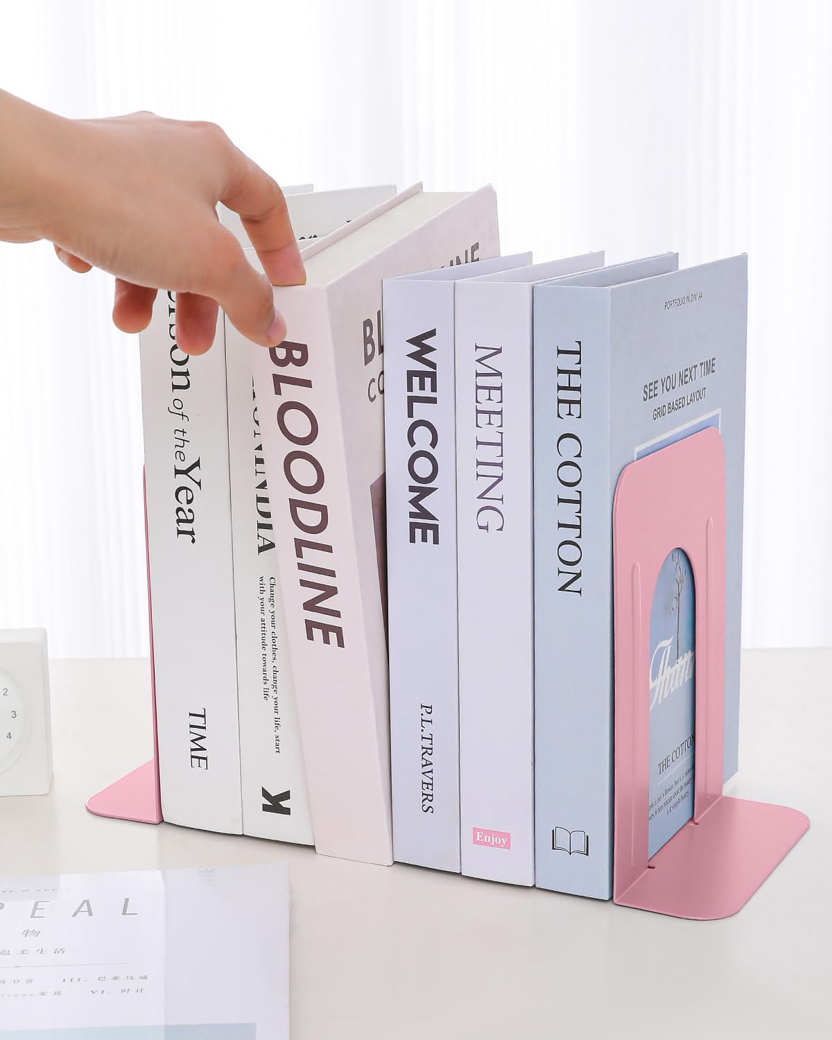 Honagu Bookends, Metal Book Ends, Bookends for Shelves, Book Holder Stopper for Heavy Books/CDs/DVDs (1 Pair/2 Pieces, Pink)