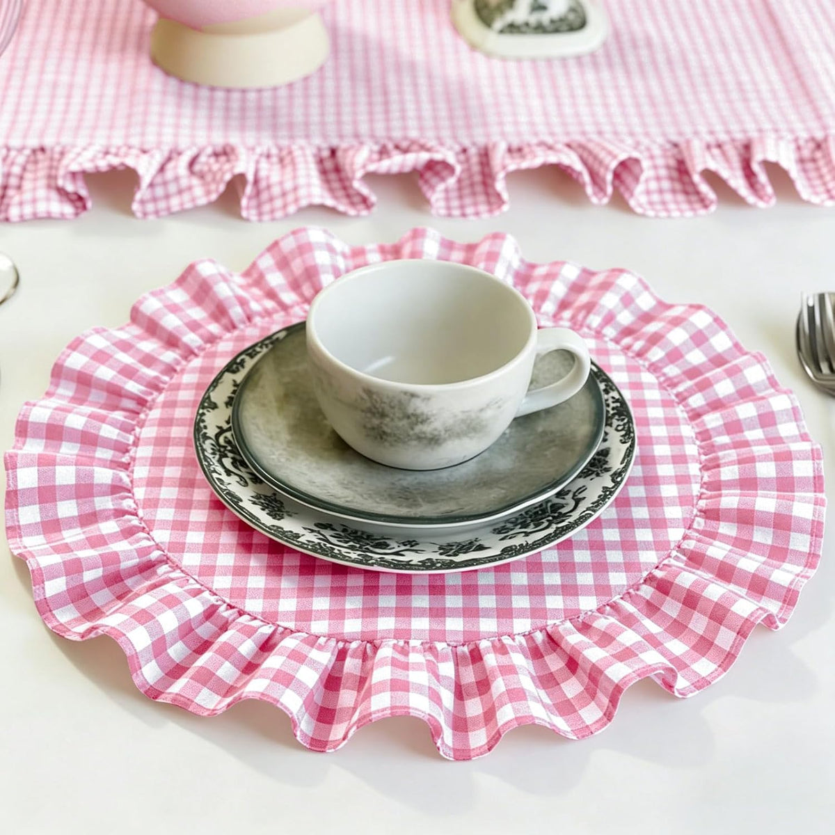 6 Pcs Ruffled Placemats 15 Inch Pink Plaid Gingham Table Mats Decorative Washable Round Place Mats for Farmhouse Home Kitchen Dining Holiday Party Table Decor