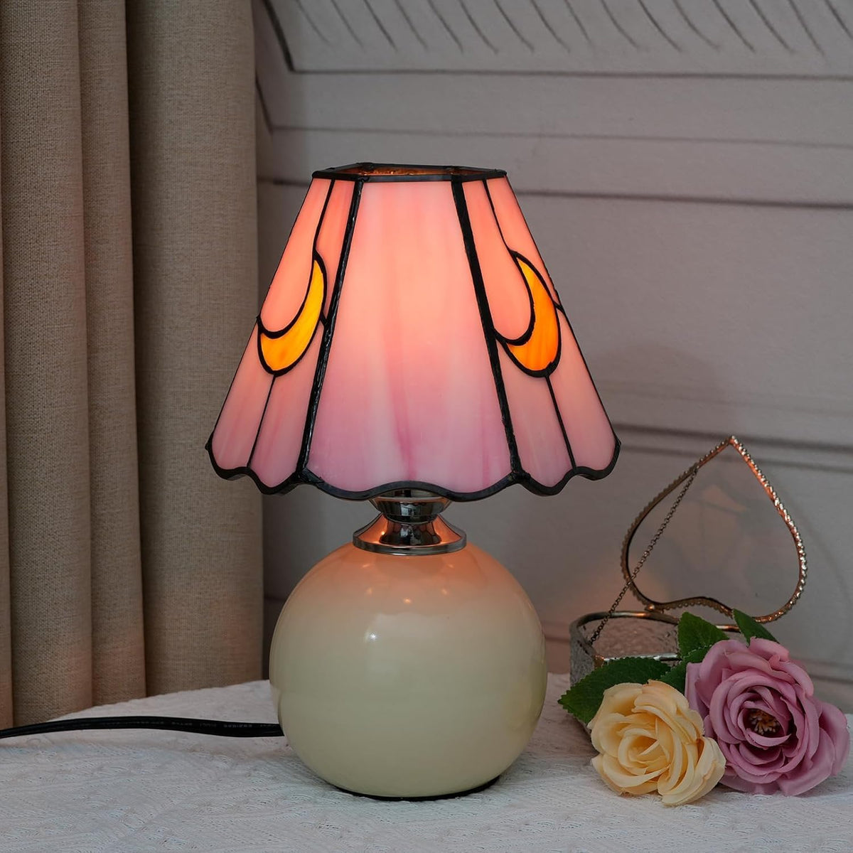 Tiffany Style Moon Mushroom Stained Glass Table Lamp Pink Cute Small Table Lamp Bedroom Bedside lamp Living Room Dining Room Office Decoration Desk lamp Home Decoration Creative Gift