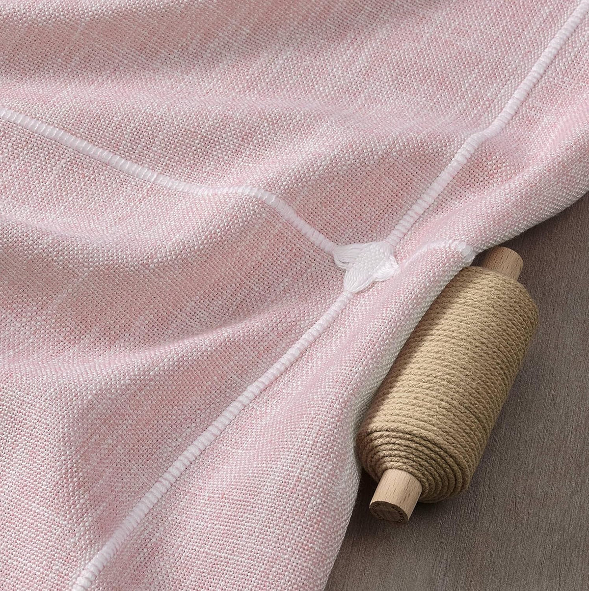 ZeeMart Grid Embroidered Rectangle Hemmed Tablecloths 60x84in, Pink