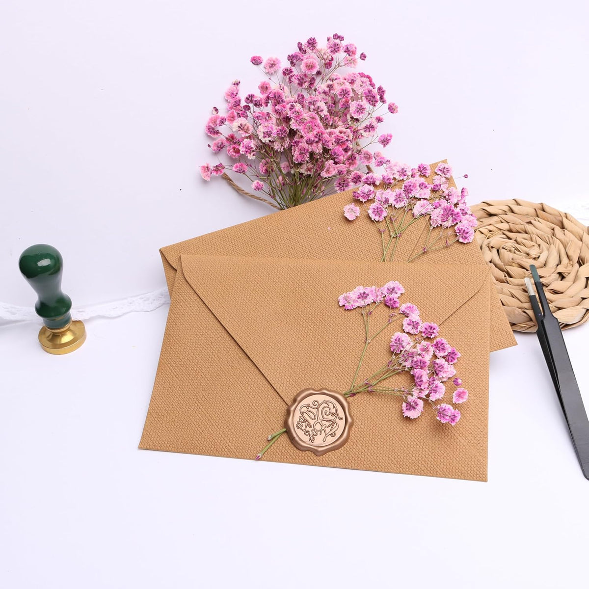30 Pcs Pink Baby's Breath Real Dried Pressed Flowers.Vacuum-Packed Mini DriedBaby's Breath Flowe Specimen +1 Tweezers, for Resin Art /DIY Making Wedding Card/ Home Party Decor.