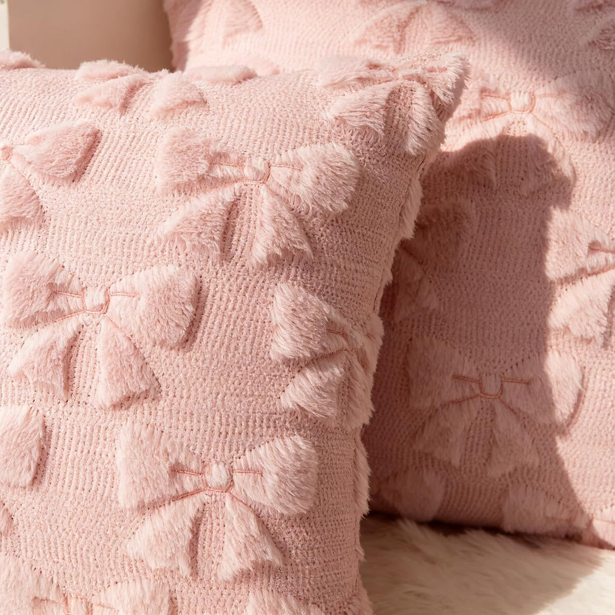 2pcs Light Pink Bow Pillow Covers Room Decor Aesthetic Decorative Valentine Throw Pillow Soft Plush Faux Pillowcase for Room Decor Bedroom Couch 18x18 Inch(2, Pink, 17.7x17.7inches)