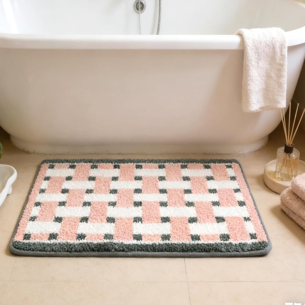 Bath mats for Bathroom Non Slip, 32" X 20" Pink and White Checkered Bath Mat, Luxury Microfiber Super Absorbent Bathroom-Rug, Aesthetic Bathrooms Rug, Classic Bath Decor Washable.