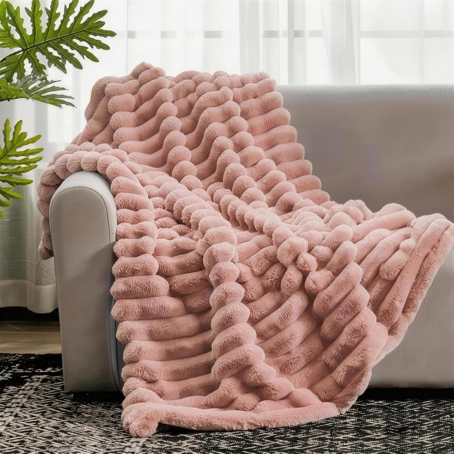 Dark Gray Throw blanketsuitable for use as a Throw, Bed Cover, Sofa Blanket, or Camping Blanket, Perfect for the Office, Sofa, Bed, or Outdoor Camping (1, Pink, Small(40inx60in))