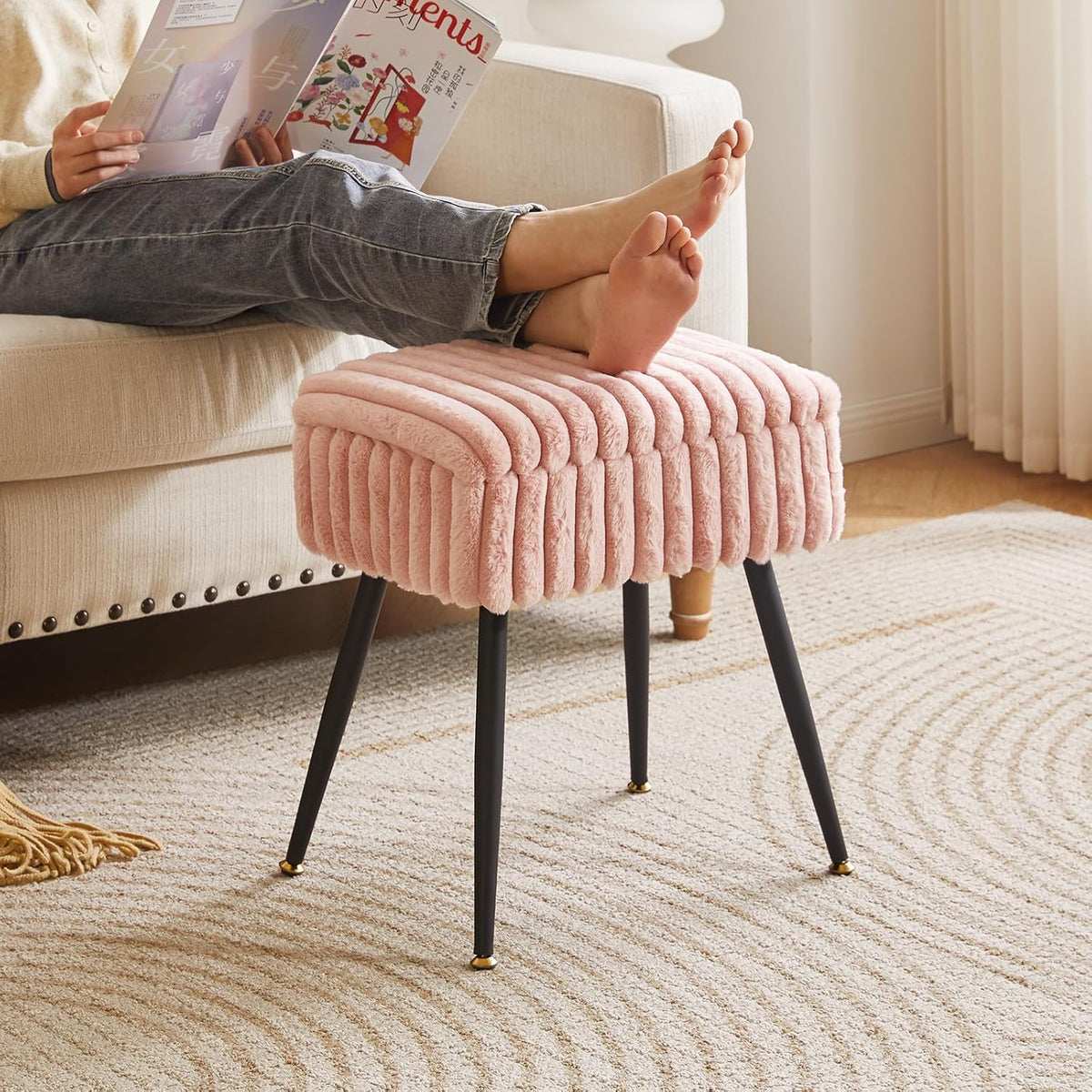 Aibiju Vanity Stool Chair, Foot Stools Ottoman, Faux Fur Vanity Chair with Black Legs, Vanity Stool for Makeup, Make up Chairs for Vanity, Vanity Small Bench Seat Storage Pink YD-MS151P
