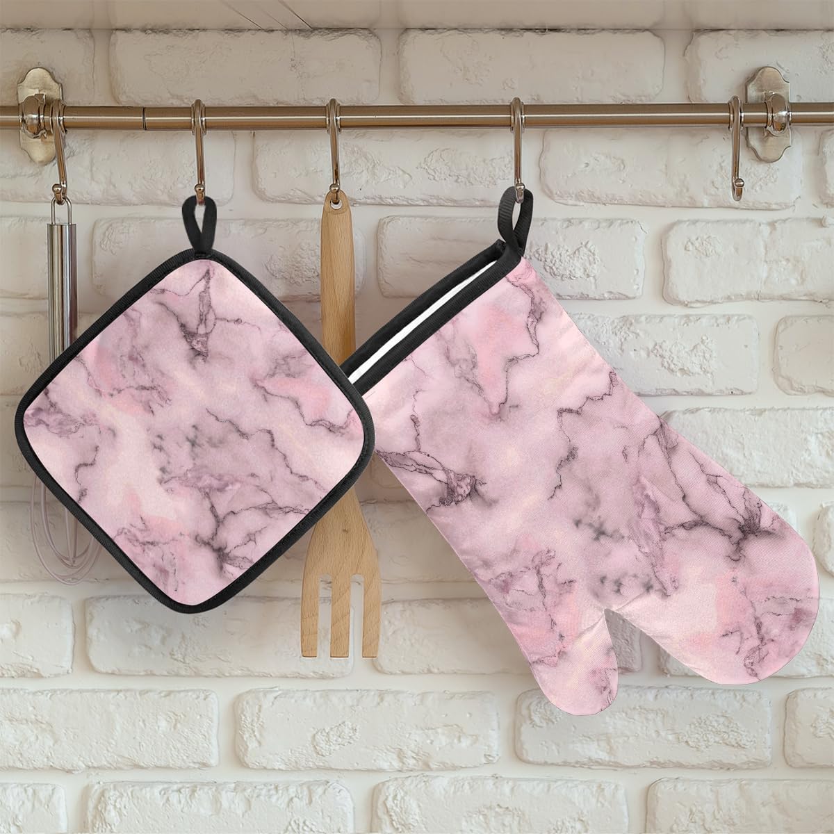 Heat Resistant Oven Mitts and Pot Holders Set, Light Pink Marble Veins 2-Piece Kitchen Hot Pads with Hanging Loop, 220°C Protection for Cooking, Baking, BBQ