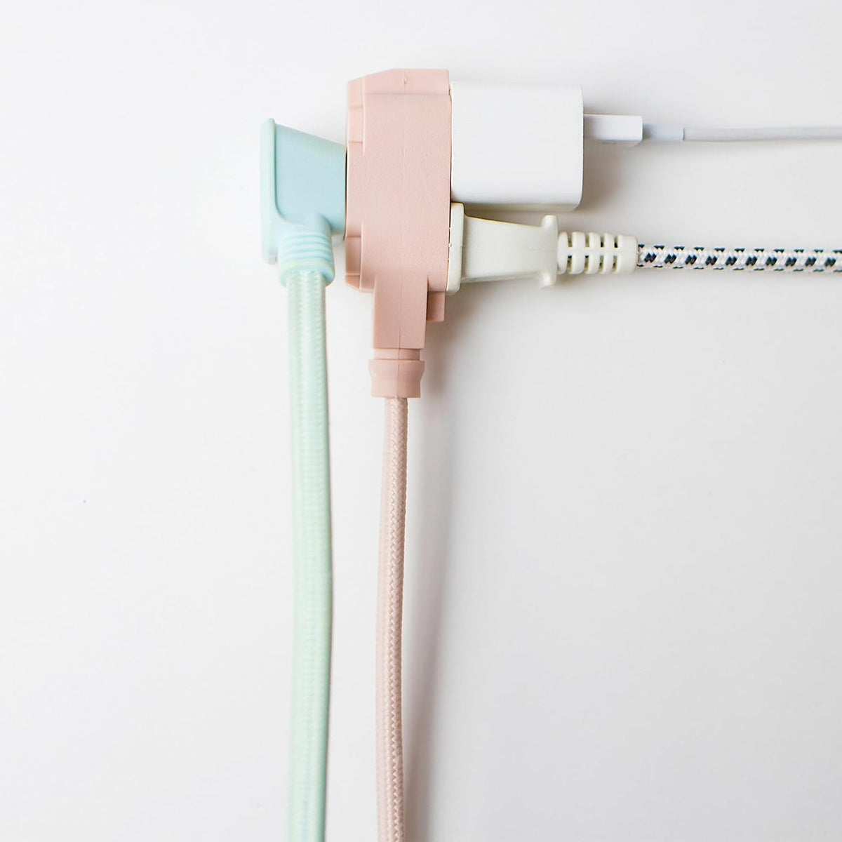 22814 Designer Series 9-ft Fabric Extension Cord, 3 Polarized Outlets, Right Angle Plug, 125 Volts, Pale Pink