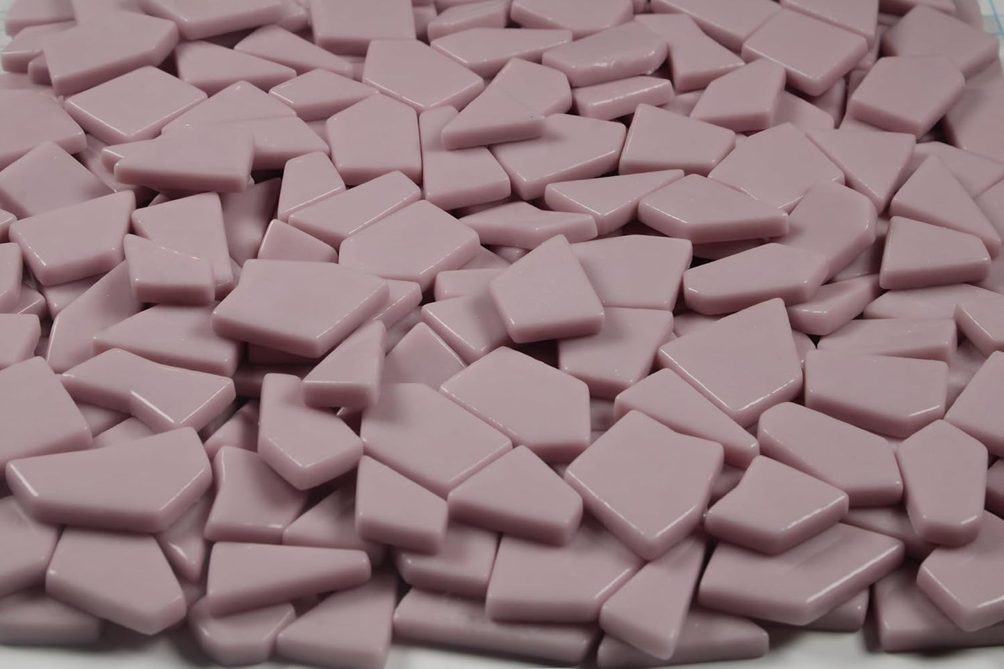 Irregular Glass Mosaic Tiles Bulk 500g Glossy and Iridescent Mosaic Glass Tiles for DIY Projects and Arts and Crafts Solid Colors and Mixes (Glossy Light Pink)