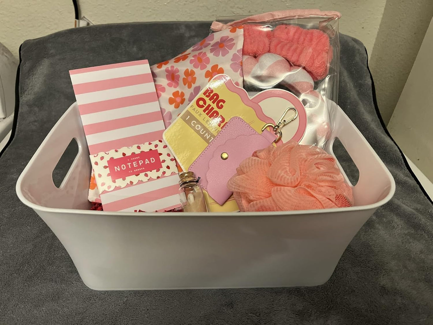 Spa Gift Basket for Women, Pink Self-Care Set with Candle, Loofah, Soap Dispenser, Notepad, Bag Charm, and Hair Accessories