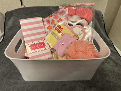 Spa Gift Basket for Women, Pink Self-Care Set with Candle, Loofah, Soap Dispenser, Notepad, Bag Charm, and Hair Accessories