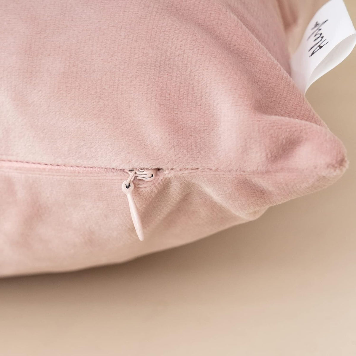 3D Flower Handmade Throw Pillow Cover Decorative Pink Velvet Pillowcase Cushion Cover with Hidden Zipper for Couch Bed Living Room Home Decor 12x20 Inches