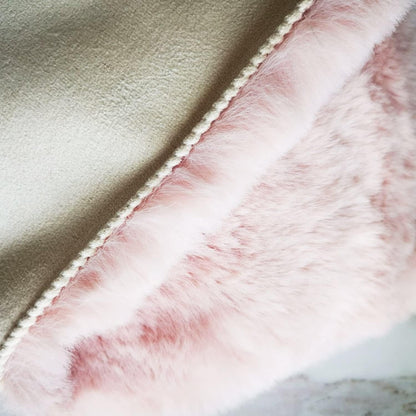 Ultra Soft Faux Rabbit Fur Rug 2x3, Machine Washable Area Rugs for Bedroom Fluffy Rugs for Living Room, no-Shedding Carpet Sheepskin Rug Pink