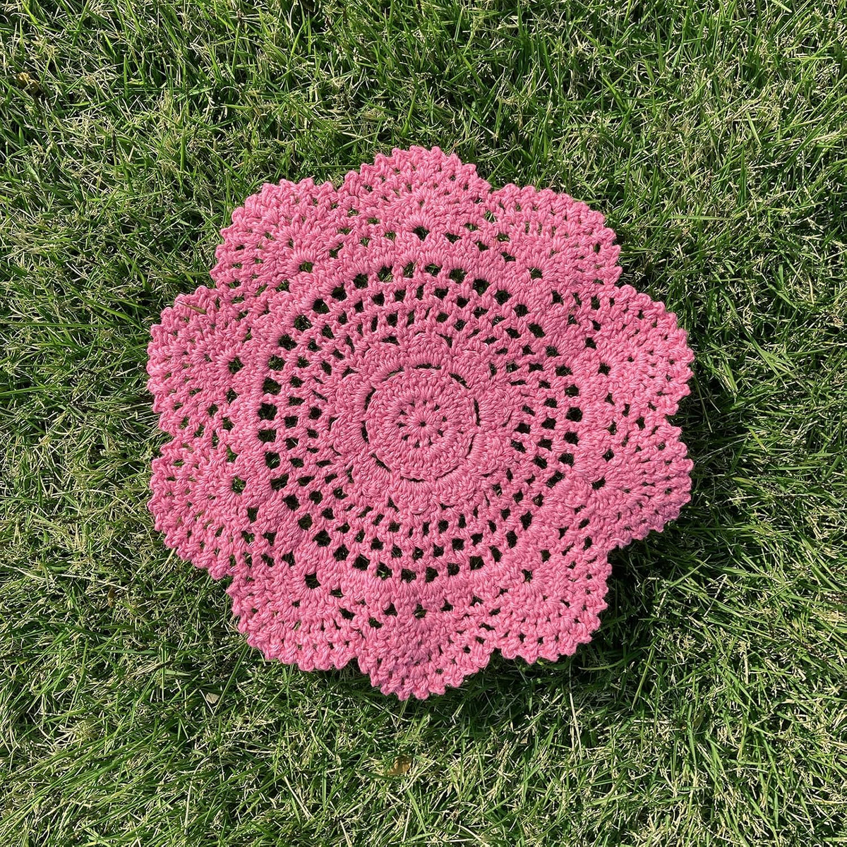 Round Crochet Lace Doily Floral Design Fabric Coasters Doilies Value Pack, 4pcs/Set Pink Lace Doilies