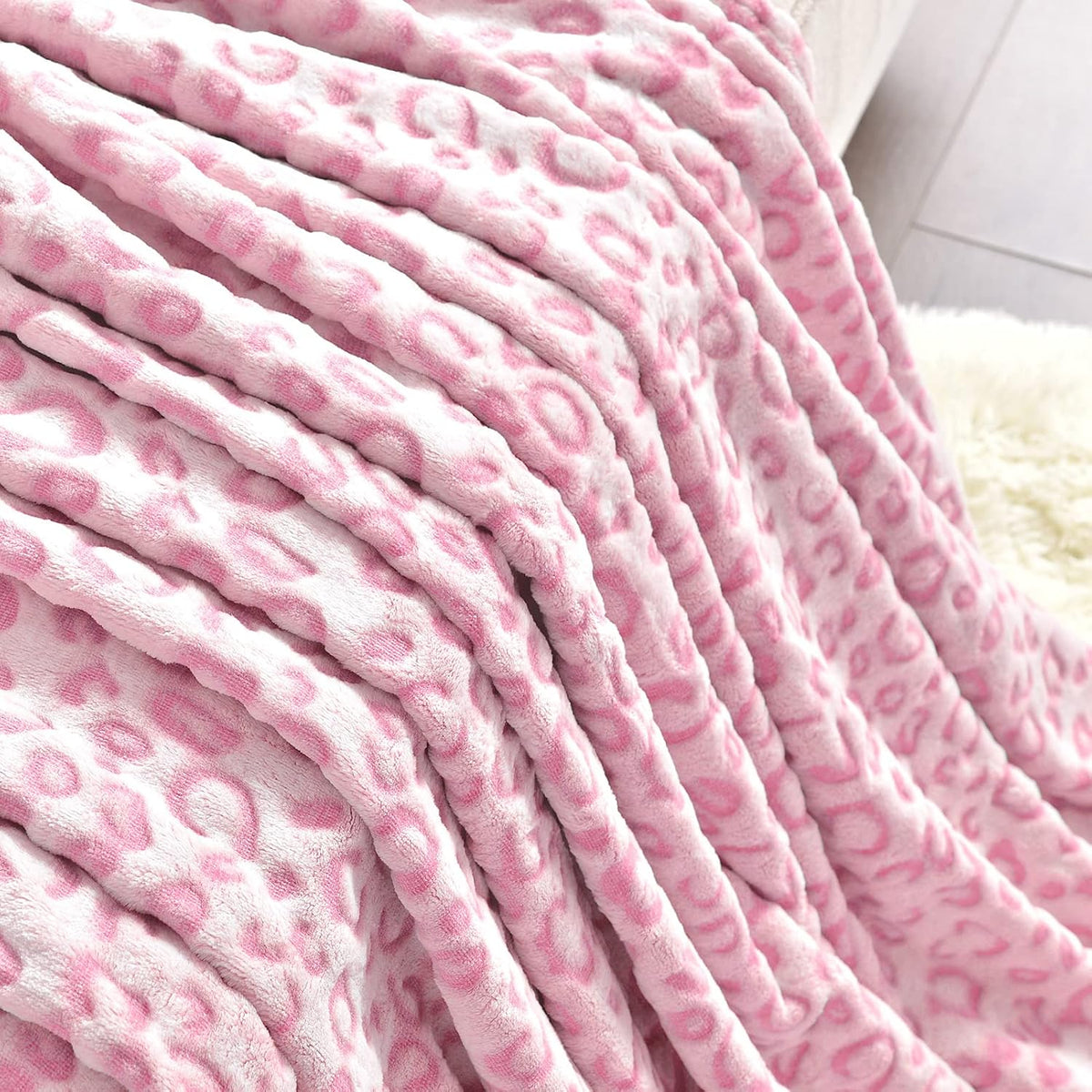 Leopard Throw Blanket Fleece, Premium Lightweight Cozy Warm Plush Microfiber Pink Blanket for Couch Sofa and Bed (Pink, Throw (50 x 60 inches))