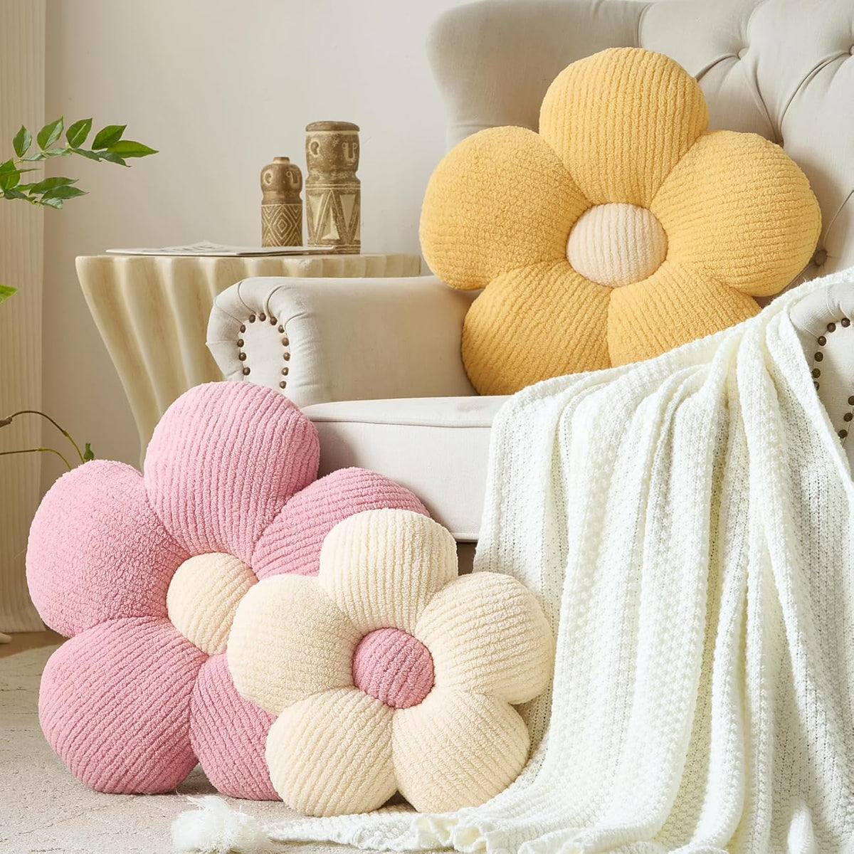 Flower Pillow, Decorative Throw Pillow for Couch, Cute Decor Pillows for Bed, Aesthetic Flower Shaped Pillow Fun Cushion (Pink, 14.9 Inches)