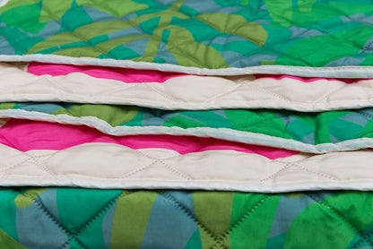 The Daisy Everywhere Blanket - Waterproof and Oeko TEX® Standard 100