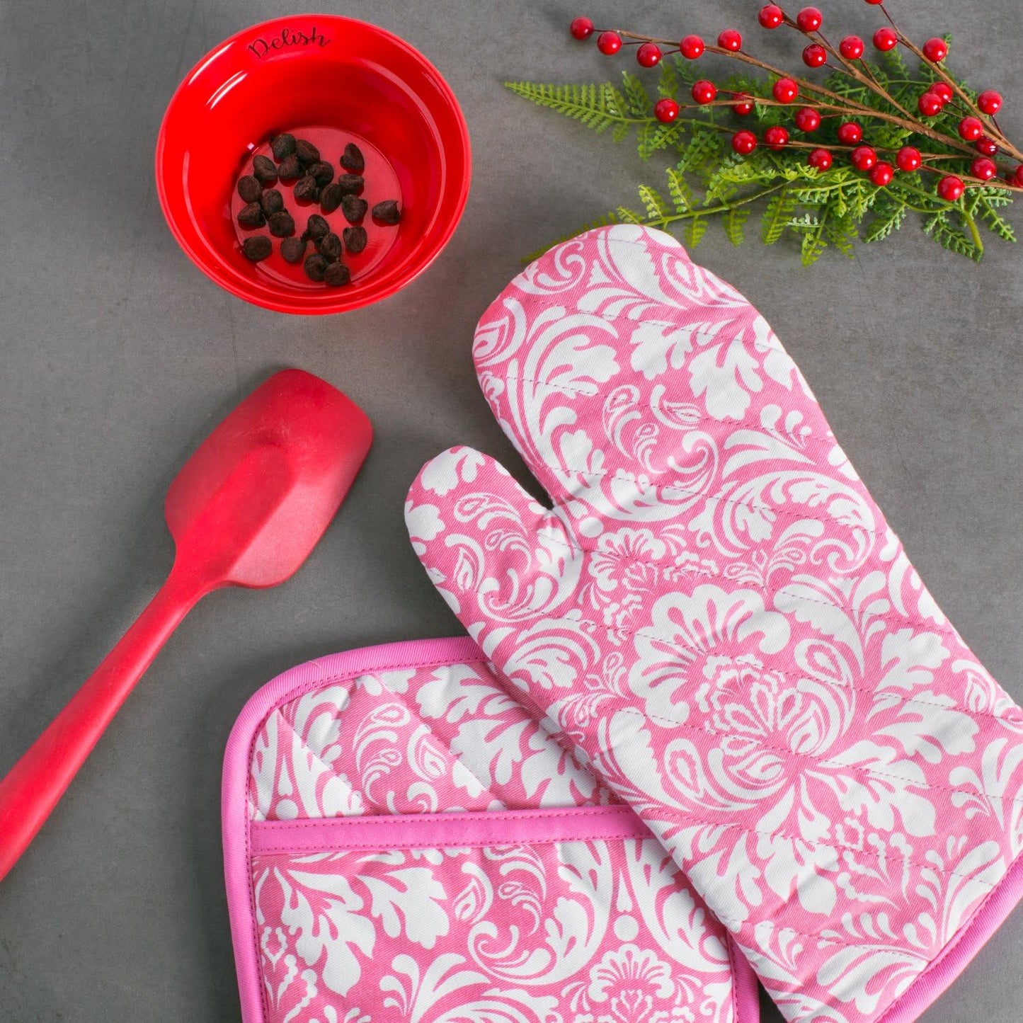 Quilted Kitchen Oven Mitt & Potholder Set, Hanging Loop for Convenient Storage, OM 6.5x12/PH 8x8.5, Pink Damask Print, 2 Piece