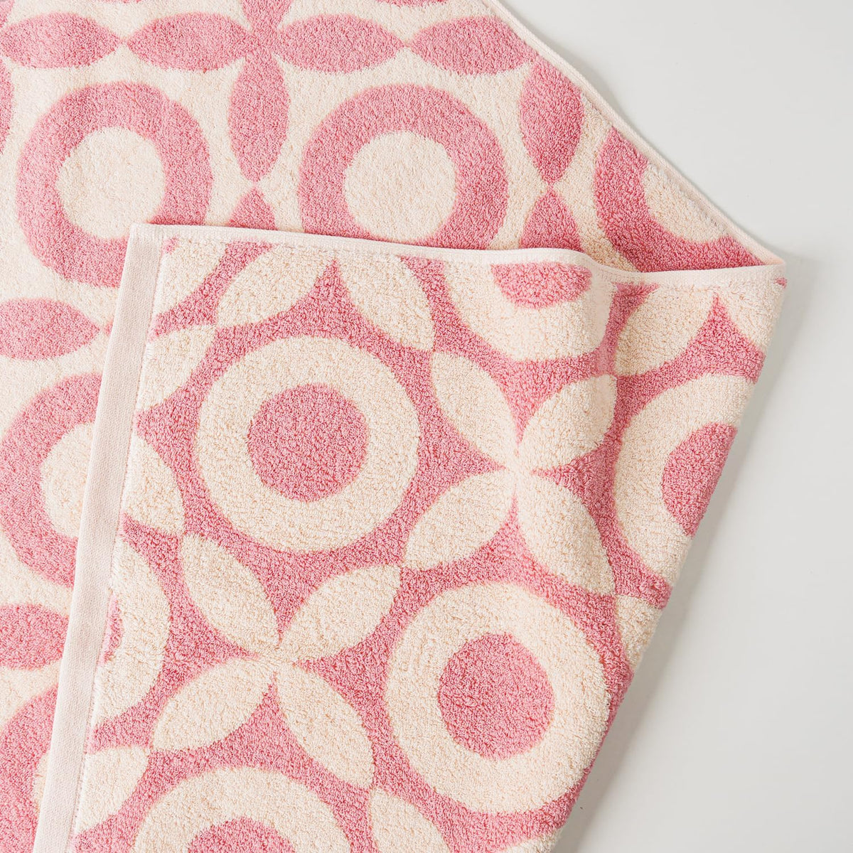 Pink Bath Towels - Set of 2 Made Cotton 27x55 Inches Highly Absorbent for Bathroom (XO)