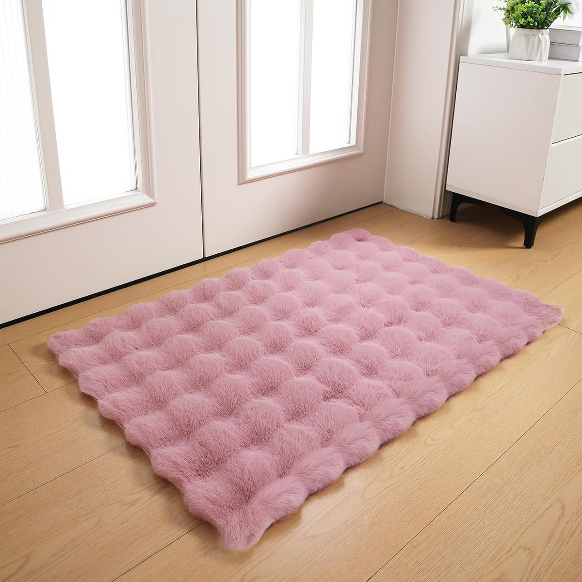 Uhomy Soft Area Rug, 2x3 Machine Washable Faux Rabbit Fur Rug, Pink Non Slip Fluffy Rug for Bed, Dorm Bedside, Shaggy and Fuzzy Nursery Rugs Rectangle