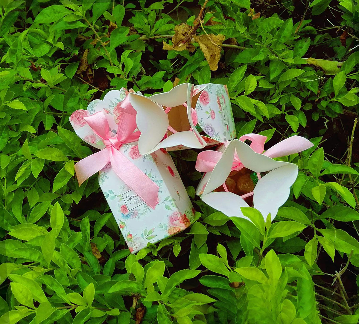 50 Pcs Floral Pattern Candy Boxes Wedding Birthday Party Favor Gift Box with 50pcs Light Pink Ribbon