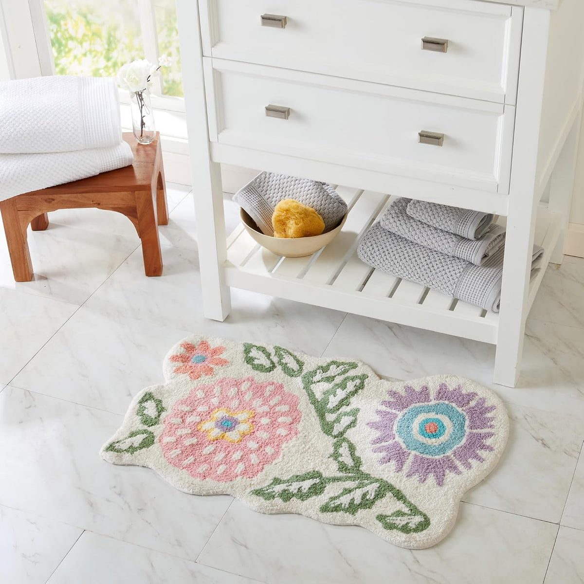 Floral Bath Rug, White Pink and Green Bathroom Mat, Cute Bathroom Decor for Tub and Shower, Cotton Tufted Absorbent Bath Mat, 20" x 32"