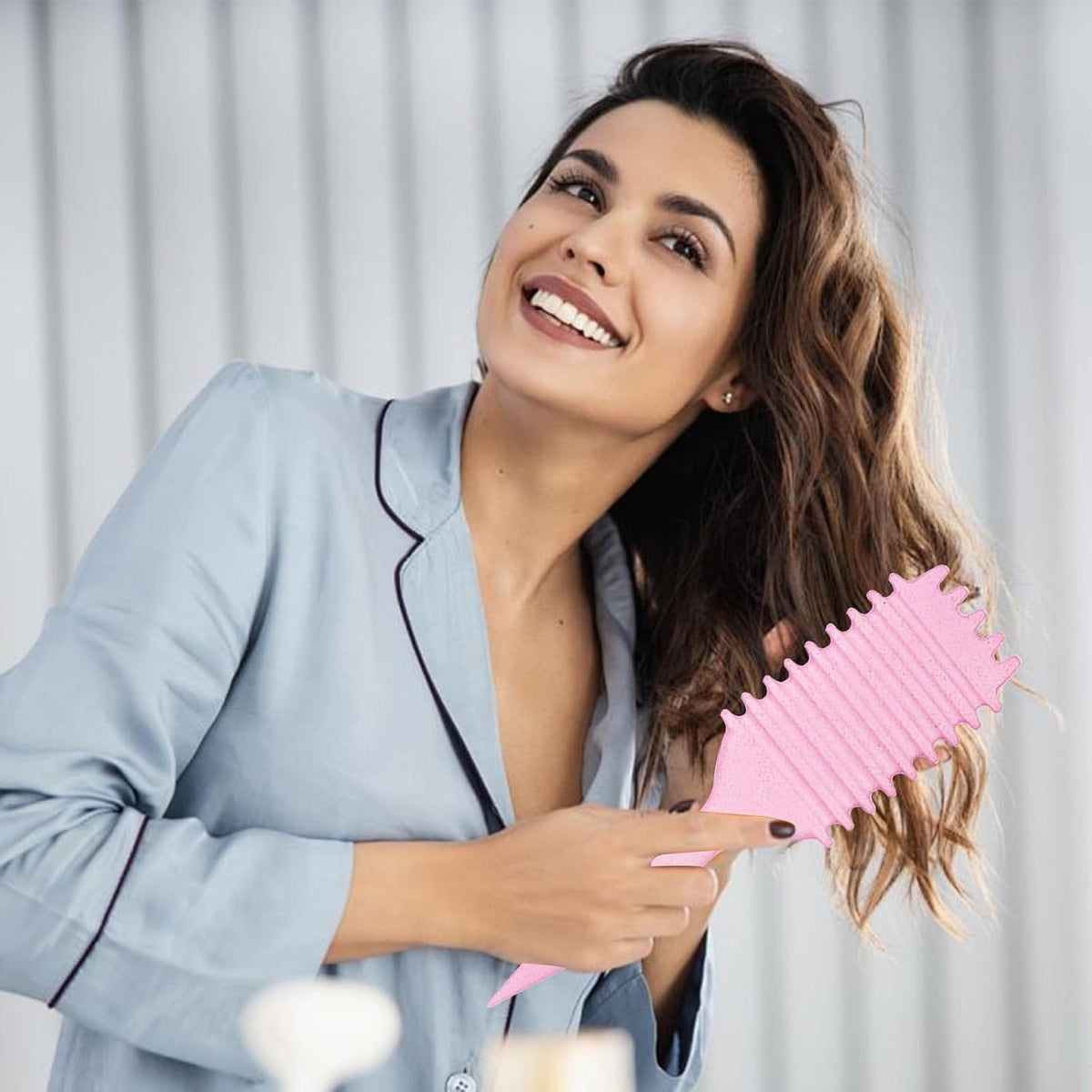 1 PCS Curly Hair Brush, Curl Defining Brush (Pink)