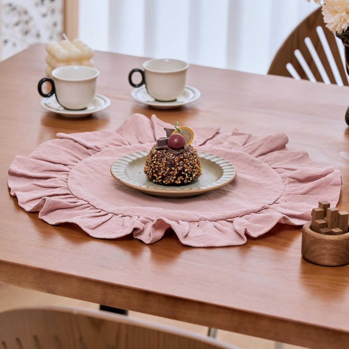 15 Inch Boho Pink Cotton Placemats Set of 4, Round Ruffles Place Mats Washable Table Mats for Kitchen Dining Party Table Decor (Pink,Diameter 15")