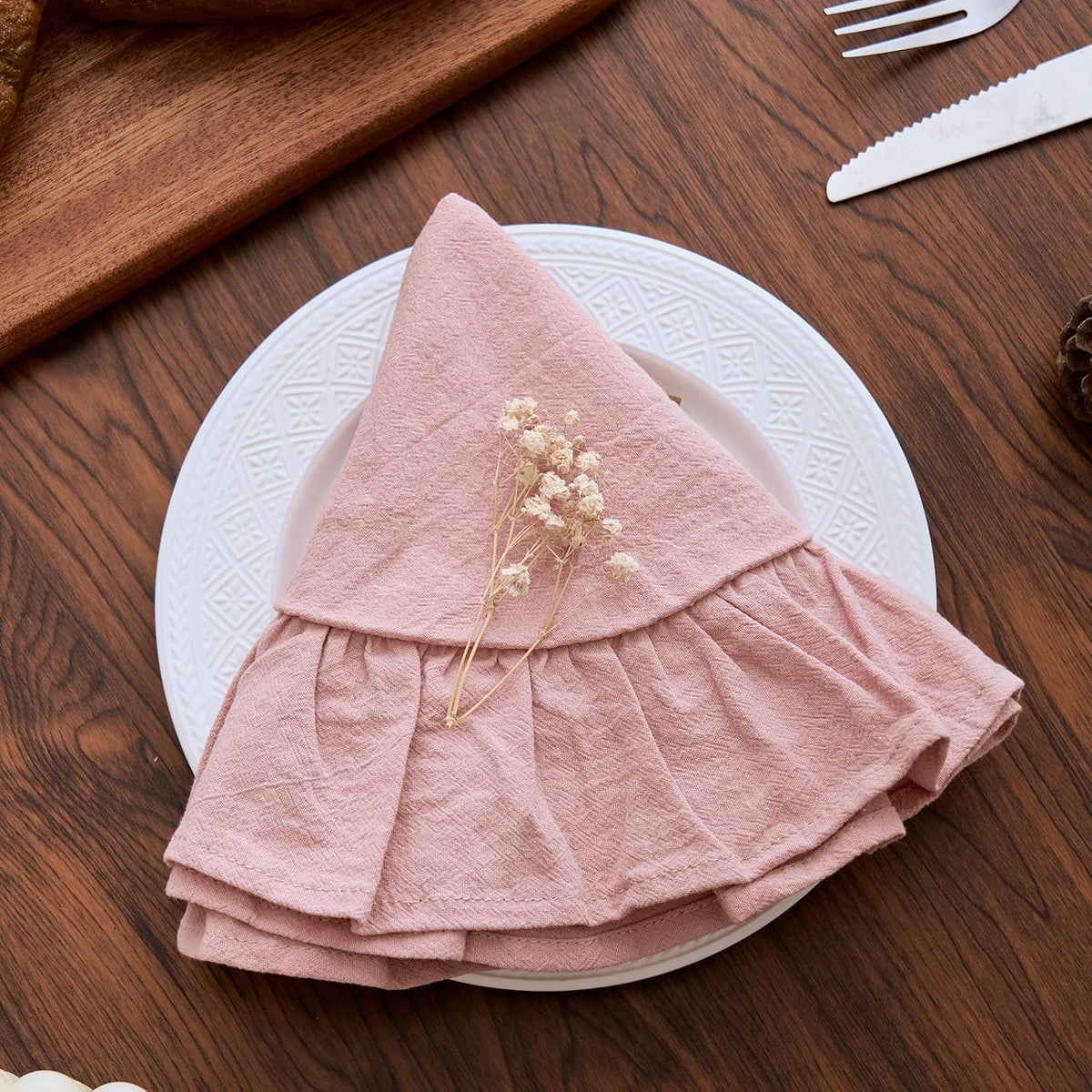 15 Inch Boho Pink Cotton Placemats Set of 4, Round Ruffles Place Mats Washable Table Mats for Kitchen Dining Party Table Decor (Pink,Diameter 15")