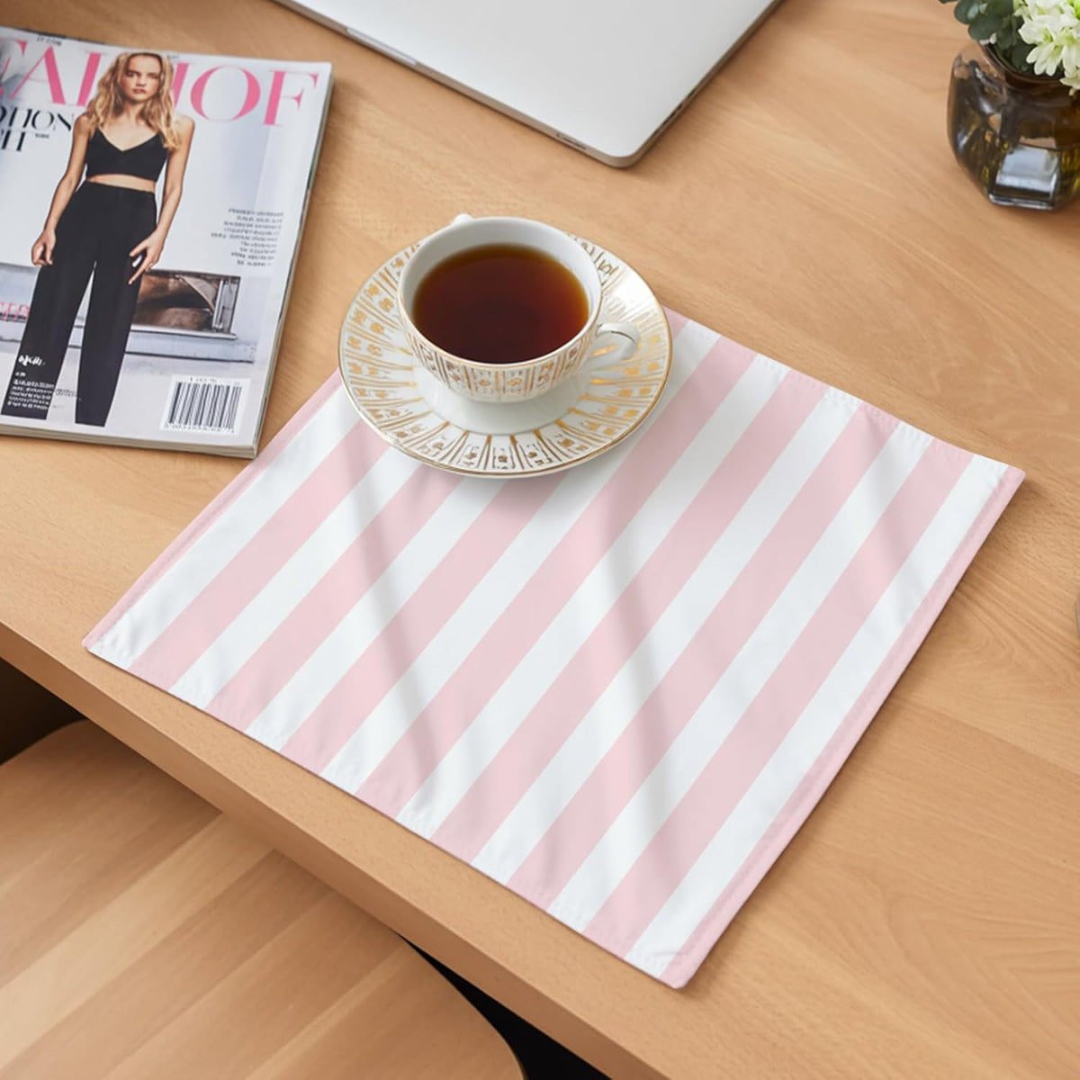 Cloth Napkins 20 x 20 Inch Pink Stripes Soft Absorbent Dinner Napkins Pink White Vertical Striped Washable Reusable Kitchen Napkin Sets for Parties Wedding Restaurant Hotel