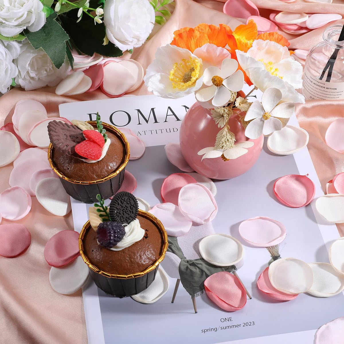200 Pcs Fake Flower Petals Silk Rose Petals Artificial Flower Petal for Wedding Bridal Shower Romantic Night Aisle Reception Table Centerpieces Decor Pink