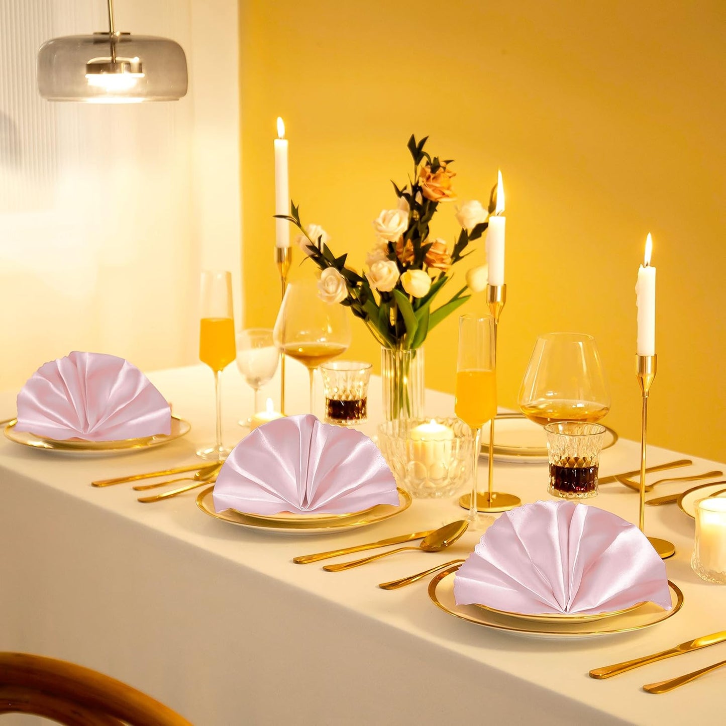 Manyshofu 20 Pieces Light Pink Satin Scalloped Napkins - 18x18 Inches Cloth Napkins, Square Satin Fabric Napkin Set - Elegant & Smooth Table Napkins for Wedding Dinner Party Banquet Restaurant