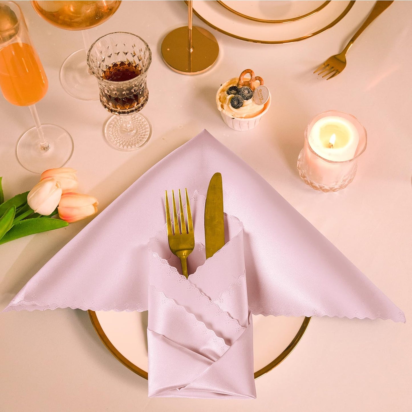 Manyshofu 20 Pieces Light Pink Satin Scalloped Napkins - 18x18 Inches Cloth Napkins, Square Satin Fabric Napkin Set - Elegant & Smooth Table Napkins for Wedding Dinner Party Banquet Restaurant