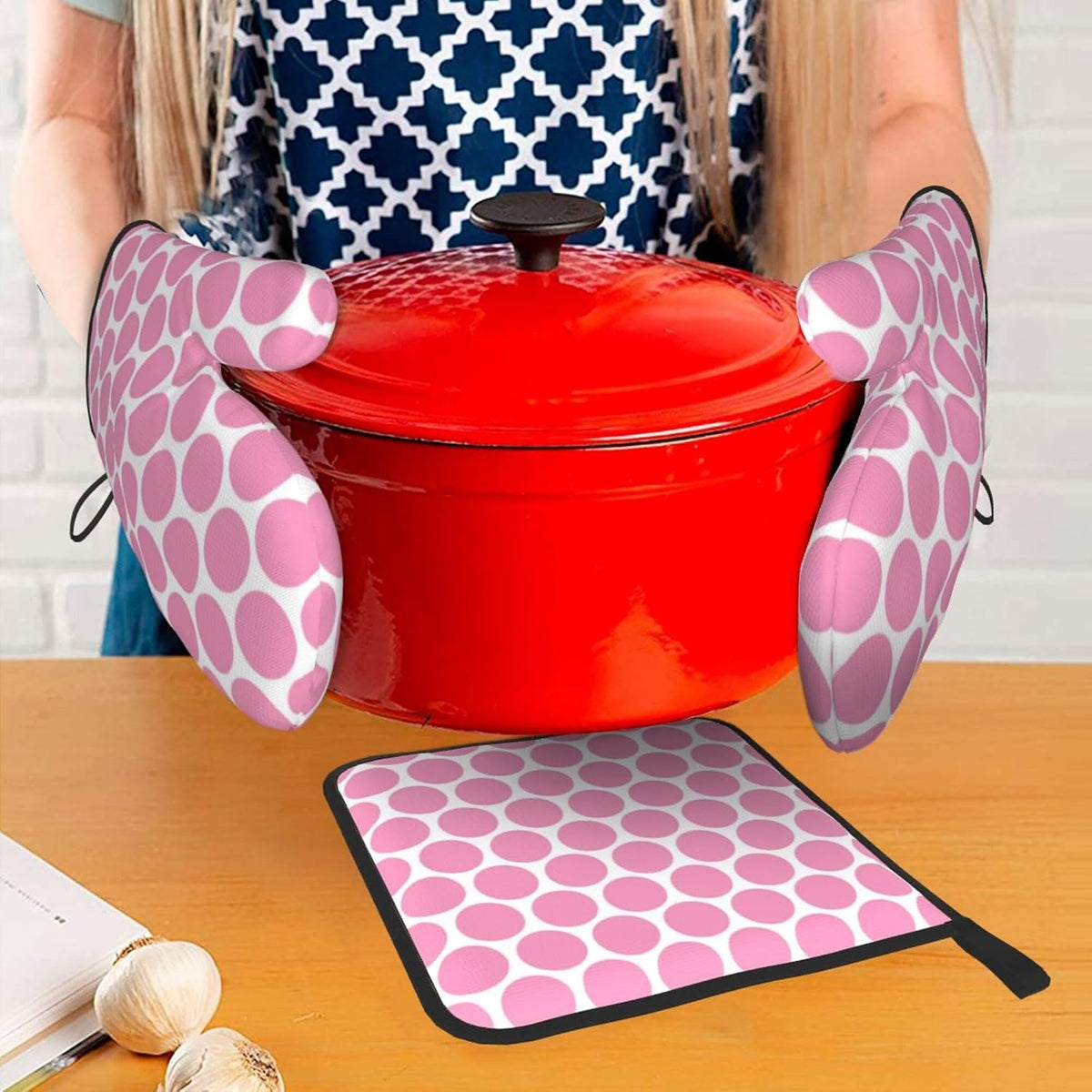 3PCS Oven Mitts and Pot Holders Sets, Light Pink Polka Dot Pattern Oven Mitts Set Heat Resistant Kitchen Microwave Gloves Safe for Baking,Cooking, BBQ