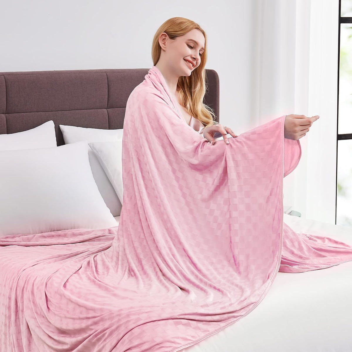 Topcee Cooling Blanket, Summer Cooling Blankets for Hot Sleepers, Arc-Chill Q-Max>0.5 Cool Fiber, Oeko-TEX 100% Certified, Soft, Breathable, Double-Side Bed Throw,Keep Cool for Adults Kids 90"x108"