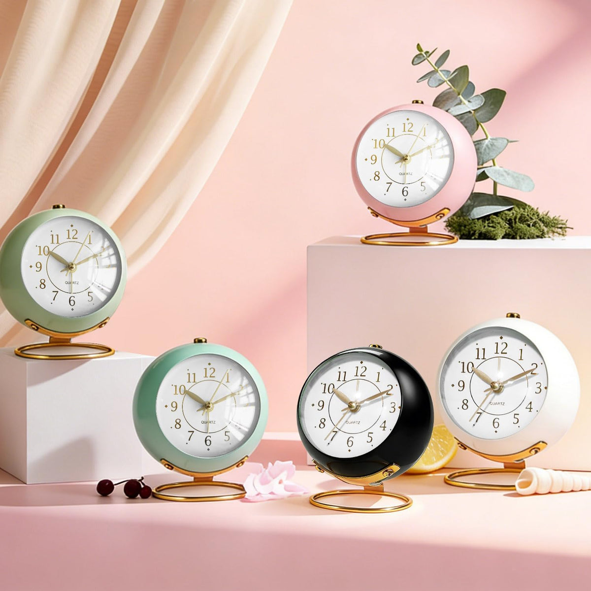 Analog Alarm Clock, Small Retro Desk Clock with Night Light, Backlight Cute Simple Design, Silent Non-Ticking, Battery Powered, for Bedroom,Travel,Kitchen,Bedside Desktop Decor