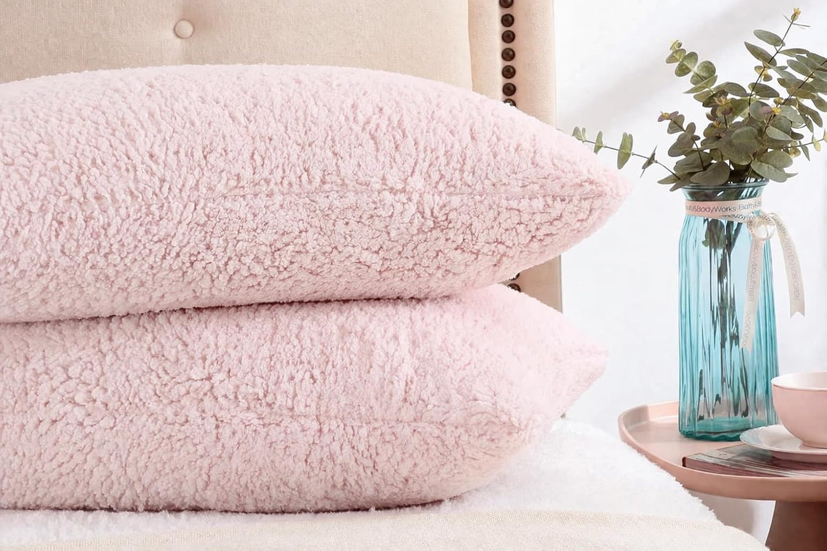 Sherpa Pillowcases Set of 2, 20"x26", Zipper Closure (Pink)