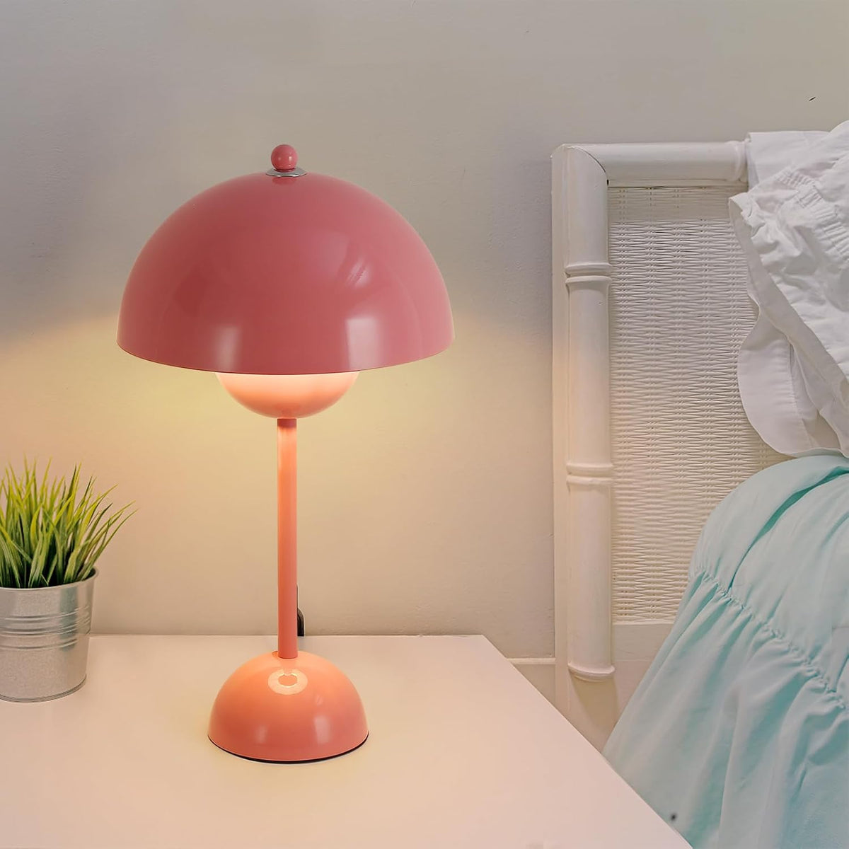 Creative Mid-Century Modern Bud Table Lamp for Home&Office, Light Pink