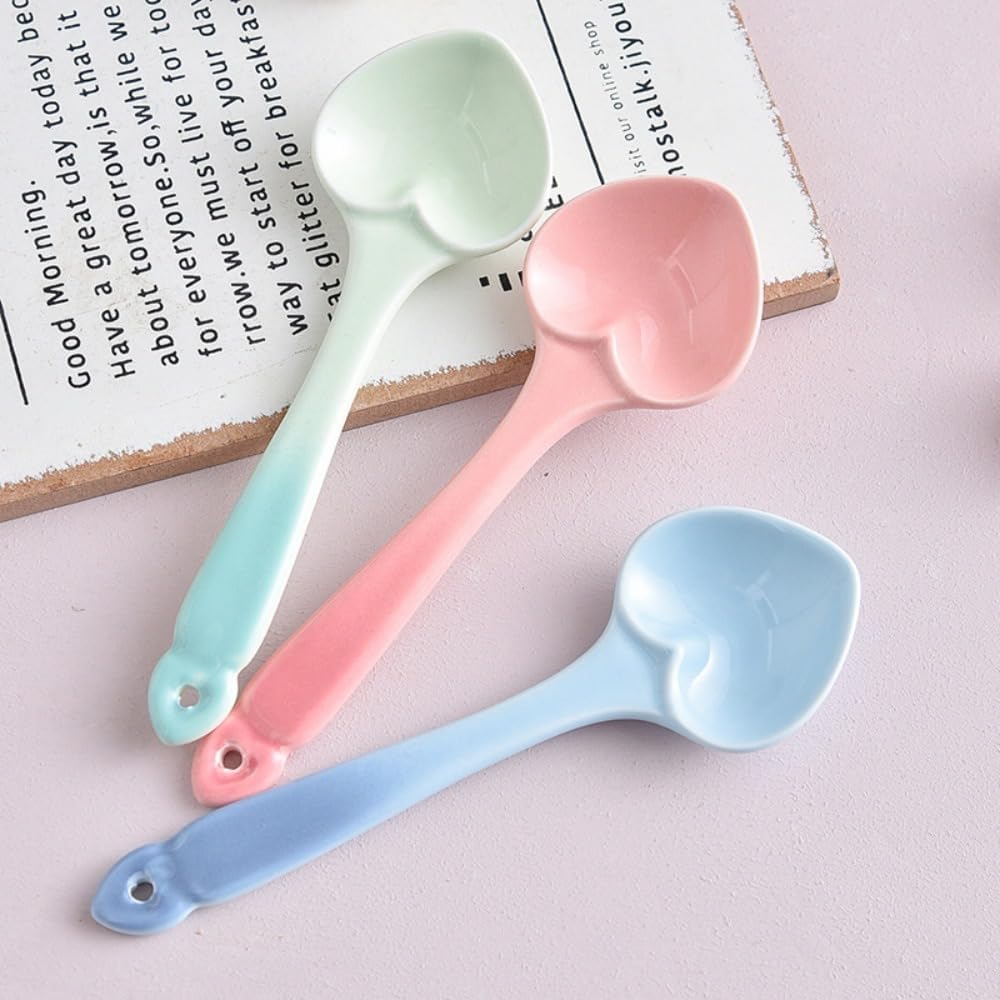 (3 Pieces) Color Glaze Gradient Ceramic Spoon Household 5.5-inch Small Cute Heart-shaped Dessert Coffee Soup (Pink)
