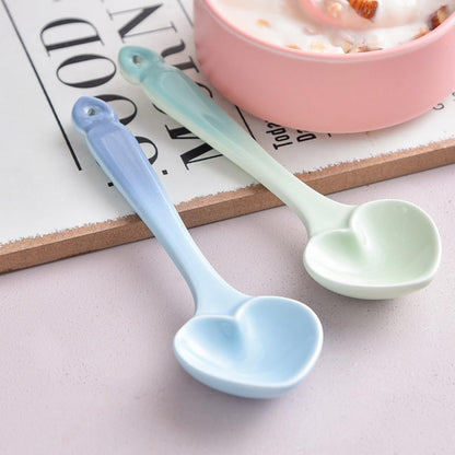 (3 Pieces) Color Glaze Gradient Ceramic Spoon Household 5.5-inch Small Cute Heart-shaped Dessert Coffee Soup (Pink)