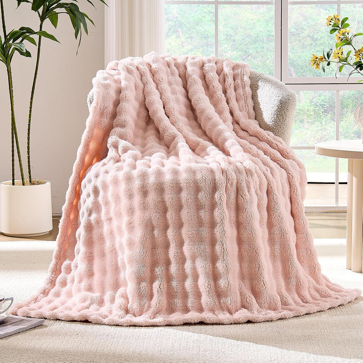 Pink Bubble Throw Blanket Soft Cozy Fleece Bed Throw Washable Warm Blanket for Travel Couch Living Room Outdoor Large Lightweight Thick Home Decor Gifts for Kids Adult All Seasons 60"×80"