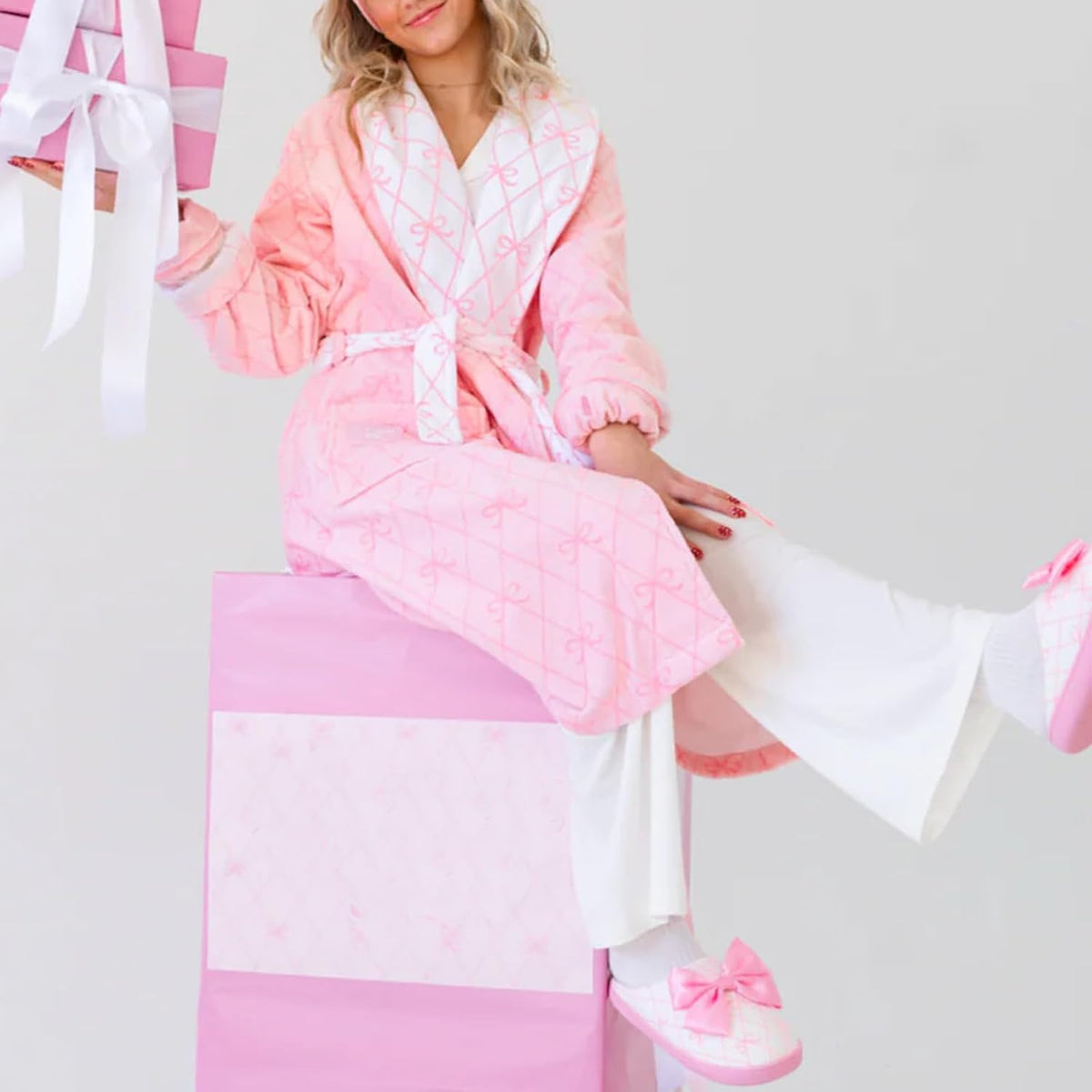 Cute Plush Robes for Women Bow Striped Fluffy Bathrobe Soft Warm Long Robes House Coat Holiday Loungwear